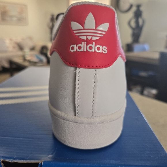 2020 Adidas Originals Superstar Vivid Red White H68094 Mens  10.5.  DEAD STOCK - Picture 4 of 11